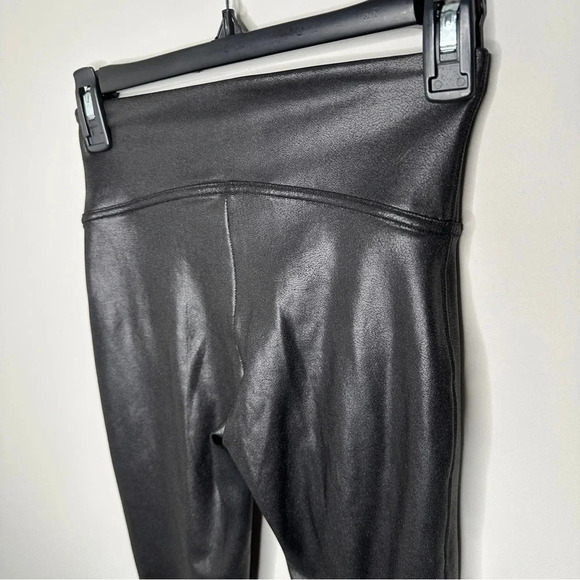 Spanx Faux‎ Leather Leggings Size Small EUC Classic Neutral Minimalist No muffin - Picture 4 of 7